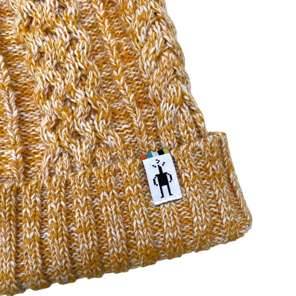 Smartwool lodge girl beanie pom pom knitted yellow winter snow ski - Picture 2 of 5